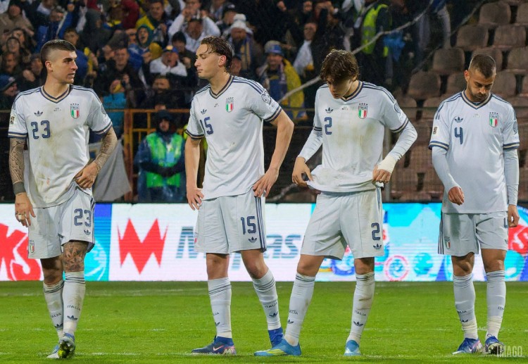 ဒီရှုံးနိမ့်မှုကြောင့် အီတလီက ၃ ကြိမ် ဆက်တိုက် ကမ္ဘာ့ဖလားနဲ့ လွဲချော်ခဲ့ရပါတယ်။