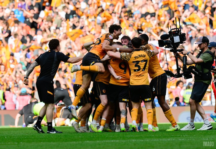 O Hull City garantiu um retorno memorável à Premier League após nove temporadas longe da elite do futebol inglês